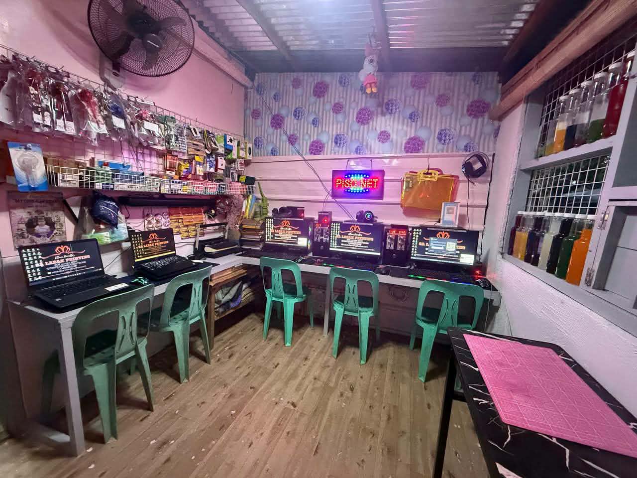 Internet Cafe