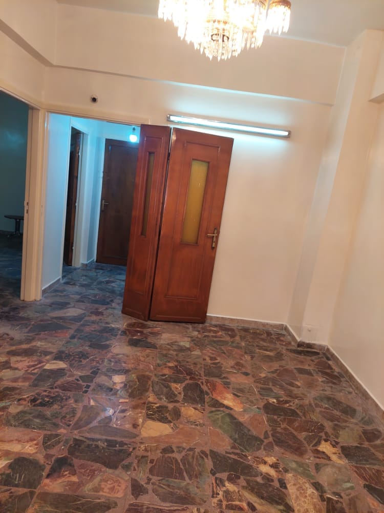 شقة سكنية للـبيع في الزاهرة