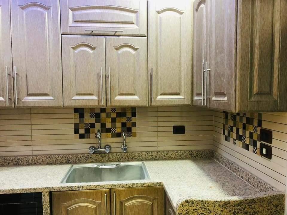 شقة سكنية للـبيع في برزة