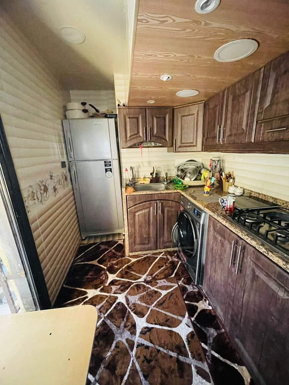 شقة سكنية للـبيع في برزة