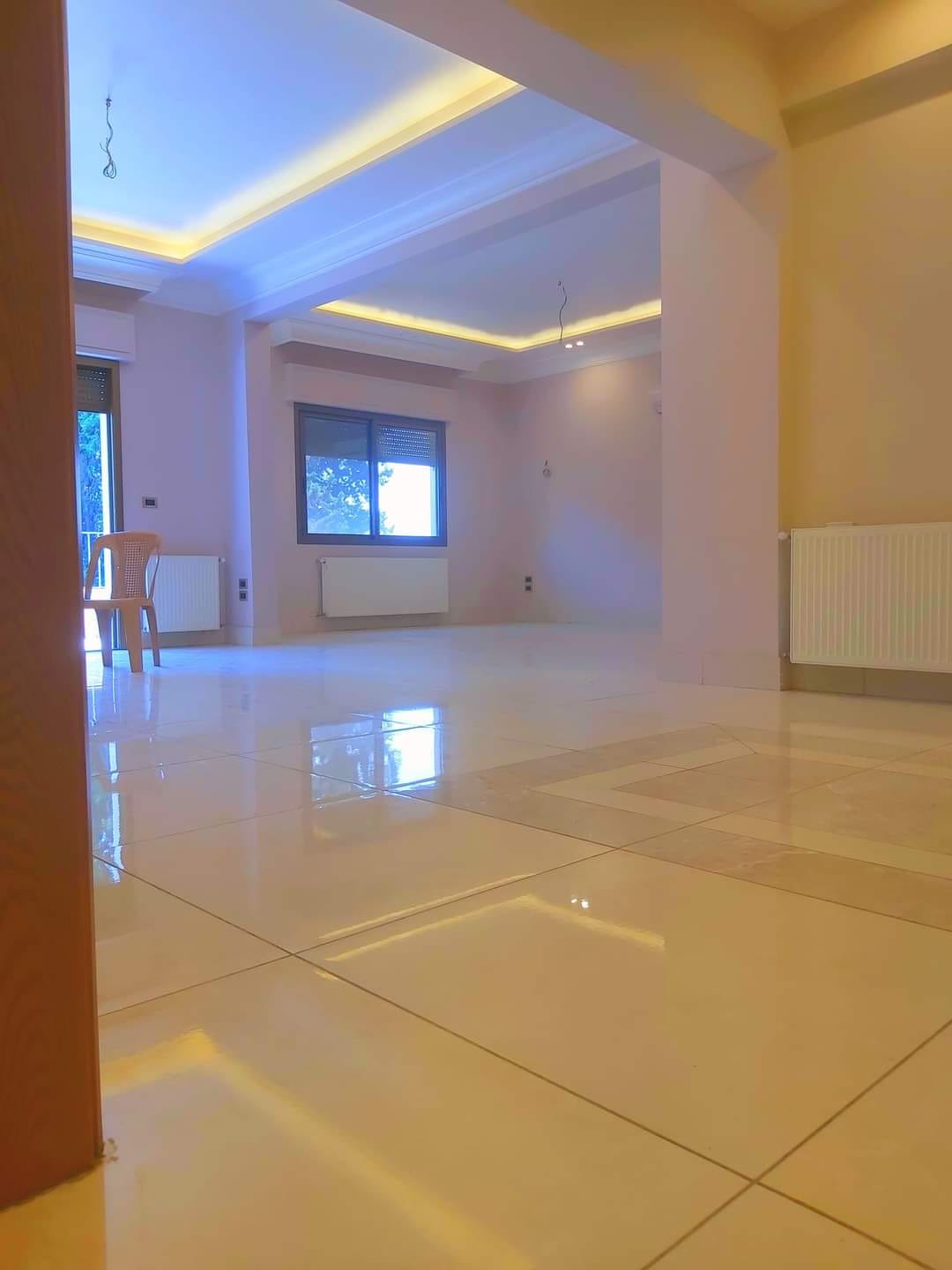 شقة سكنية للـبيع في أبو رمانة