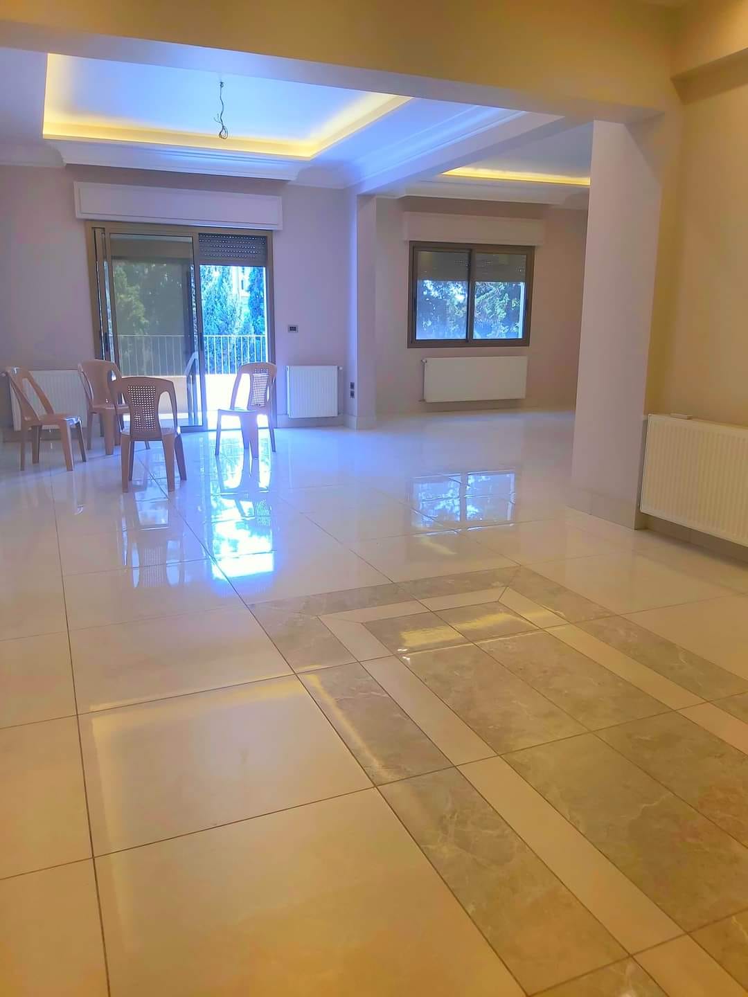 شقة سكنية للـبيع في أبو رمانة