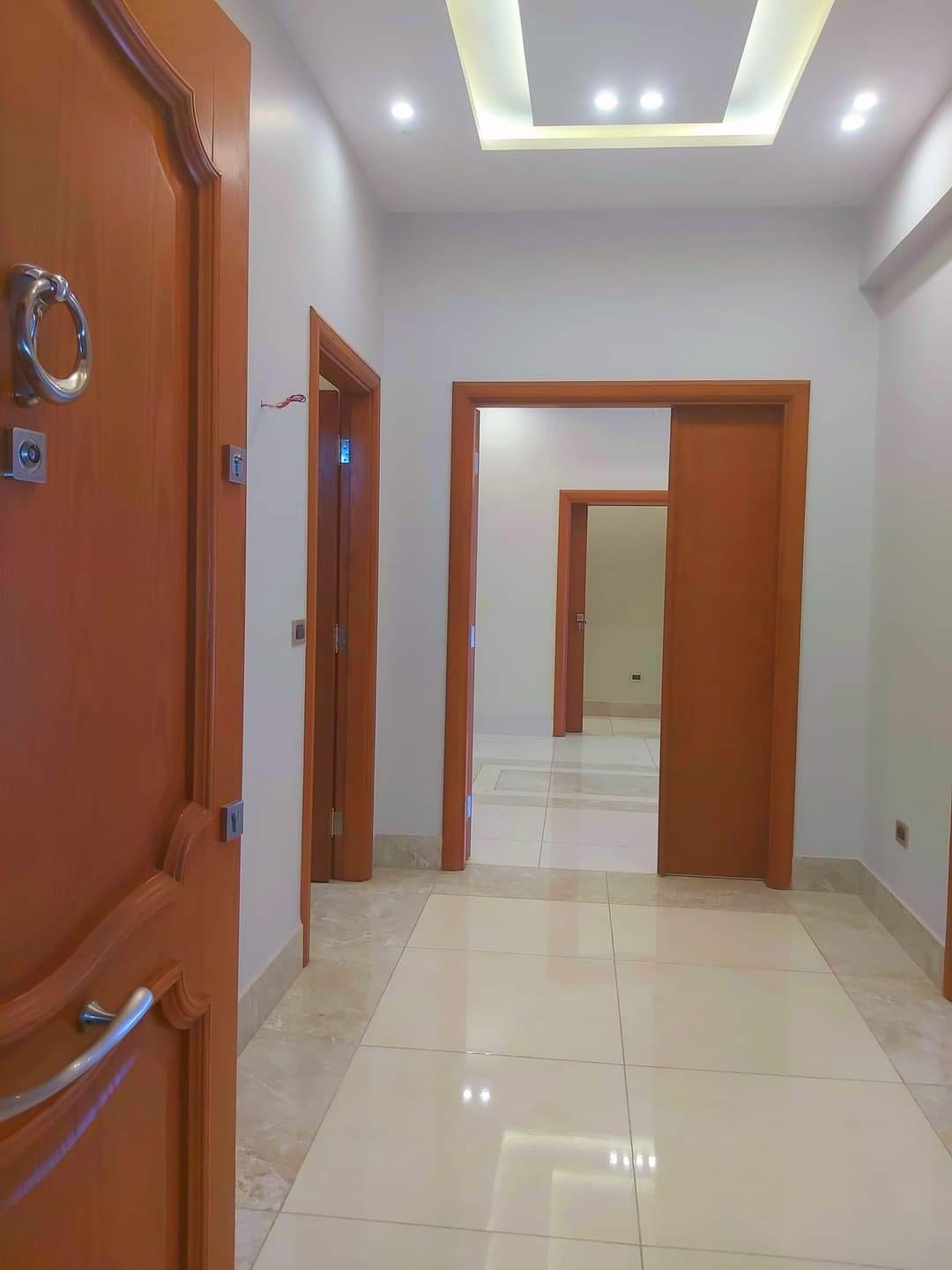 شقة سكنية للـبيع في أبو رمانة