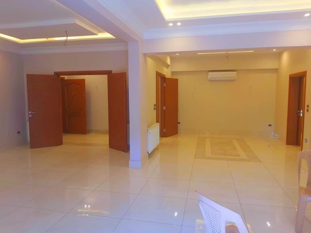 شقة سكنية للـبيع في أبو رمانة