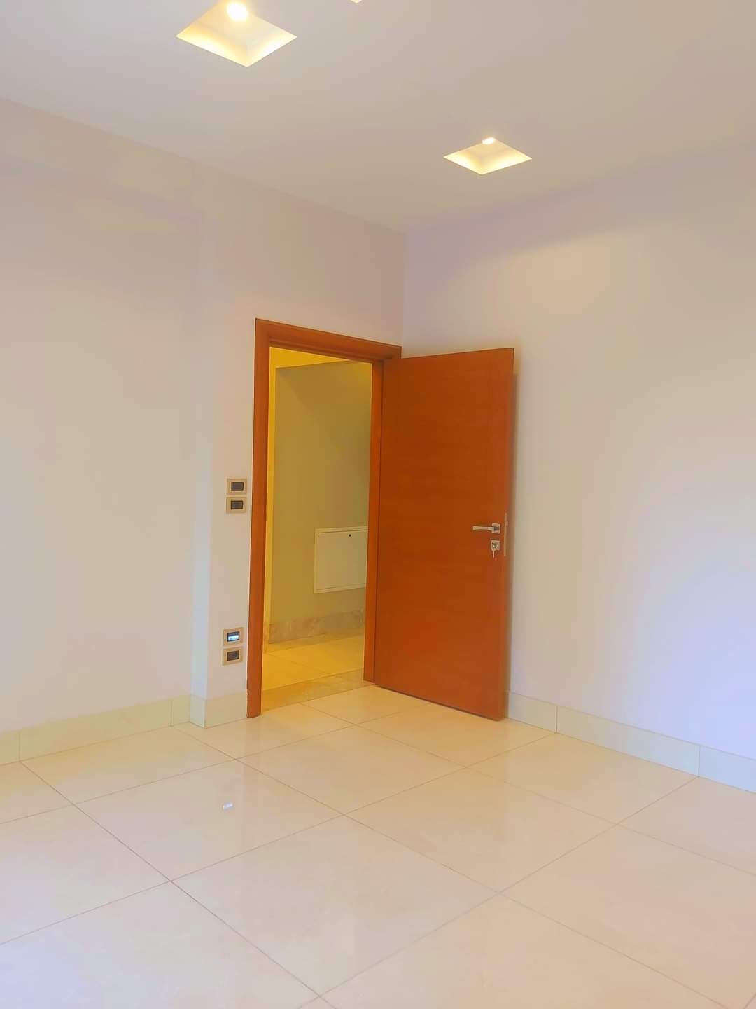 شقة سكنية للـبيع في أبو رمانة