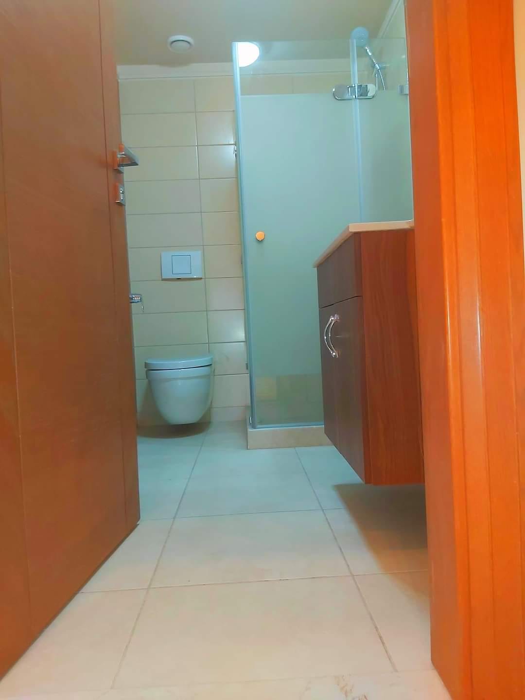شقة سكنية للـبيع في أبو رمانة