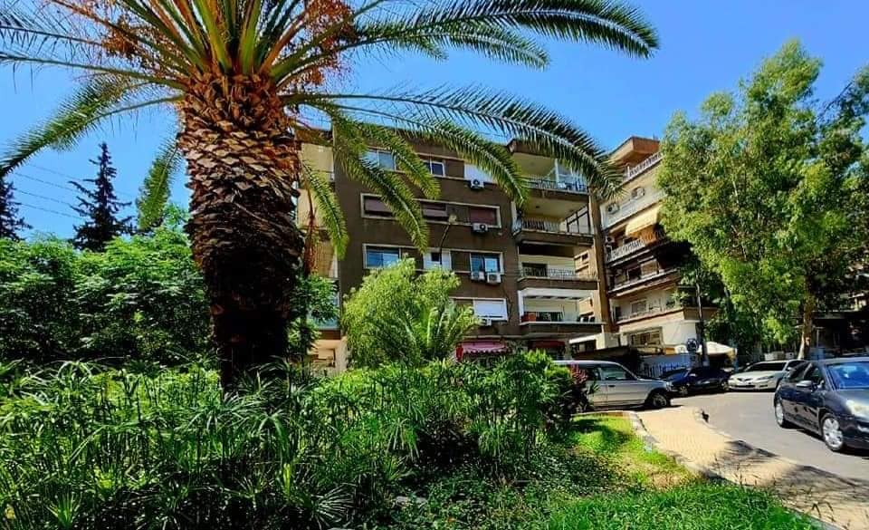 شقة سكنية للـبيع في أبو رمانة