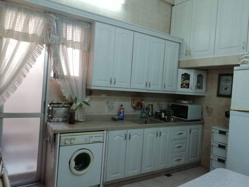 شقة سكنية للـبيع في الجسر الأبيض