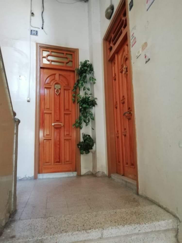شقة سكنية للـبيع في الجسر الأبيض