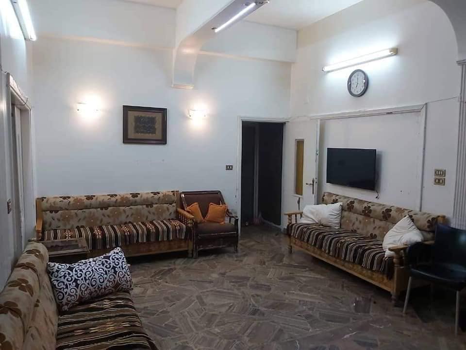 شقة سكنية للـبيع في الزاهرة