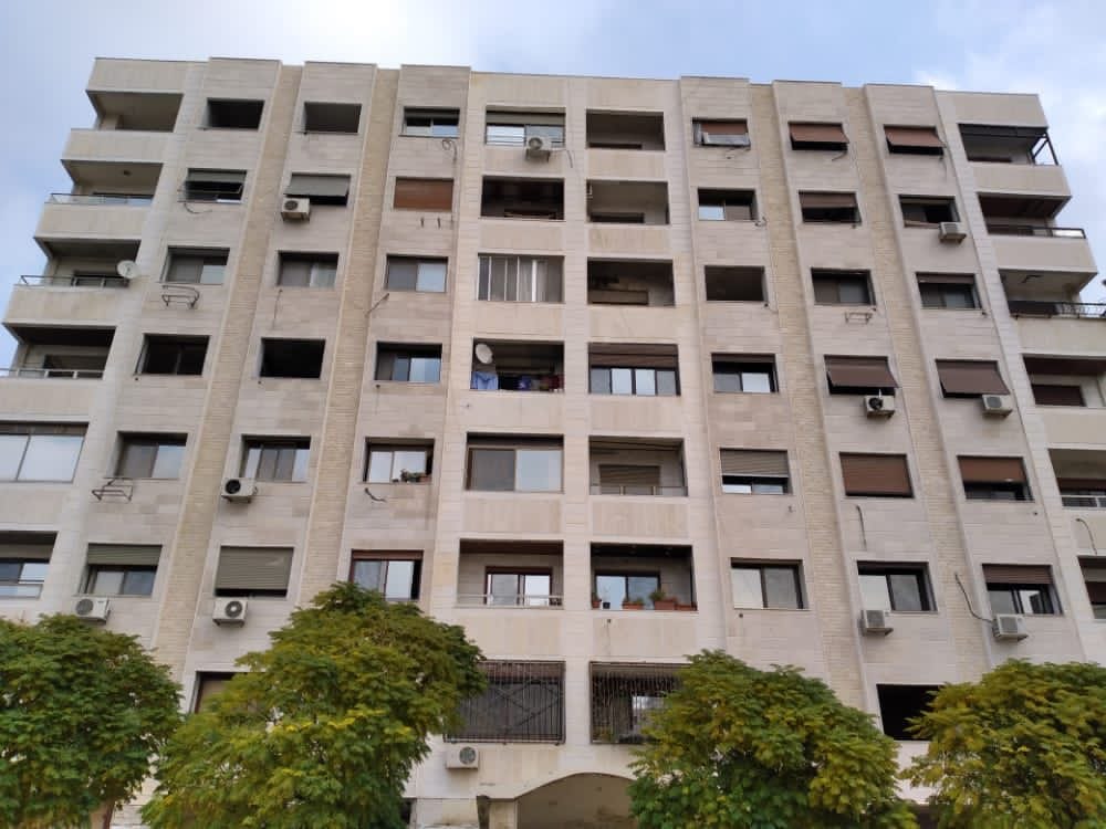 شقة سكنية للـبيع في برزة