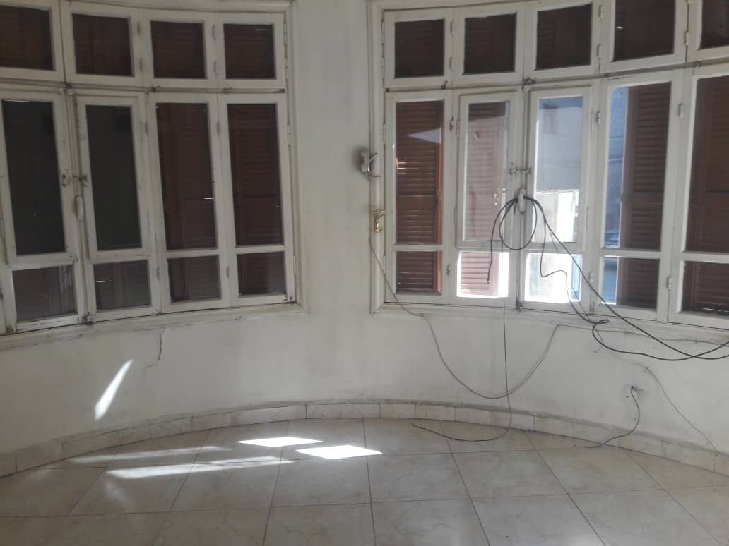 شقة سكنية للـبيع في شارع بغداد