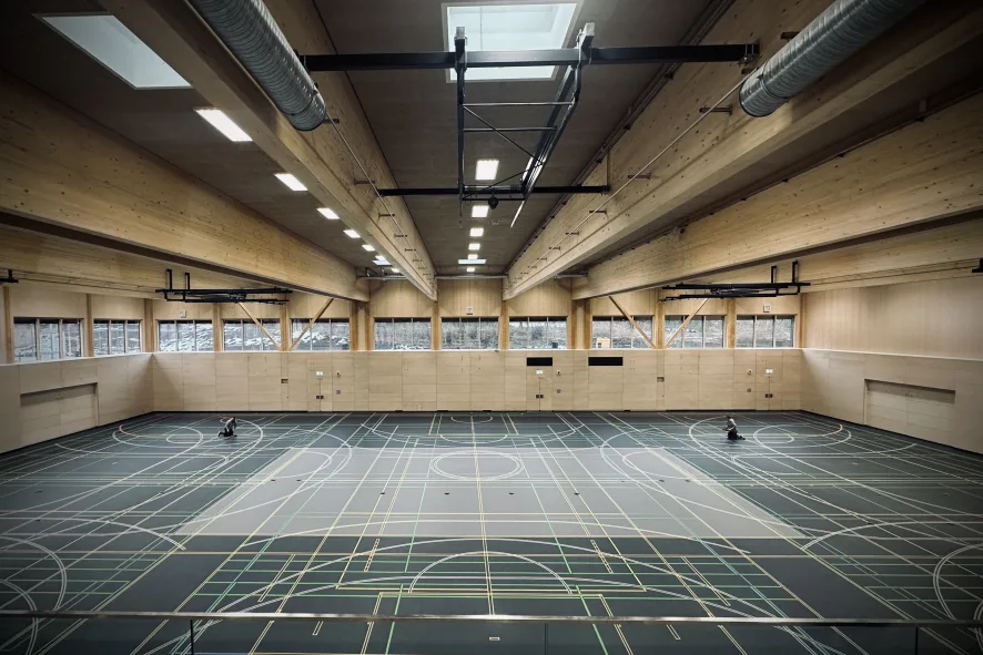 Linierung in der neuen Sporthalle