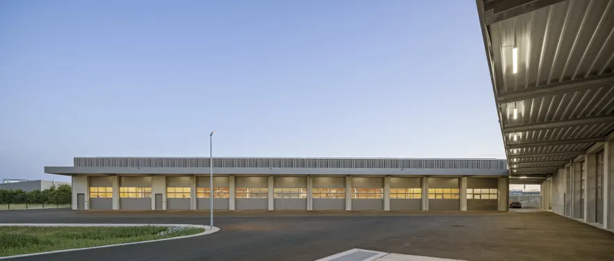 Dreiecksförmiger Innenhof