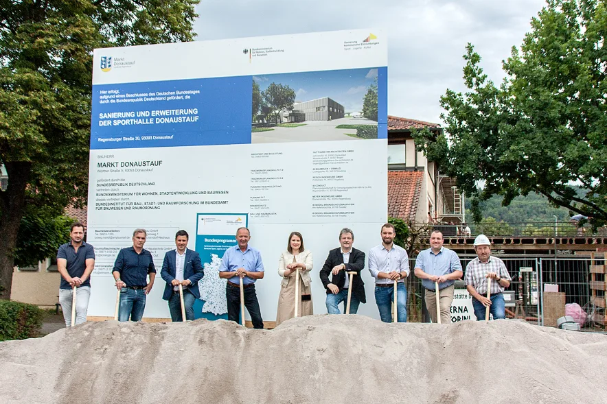 Spatenstich Erweiterung Sporthalle Donaustauf