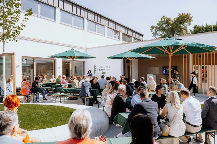 Feierliche Eröffnung der Stadtteilbibliothek-Ost in Straubing