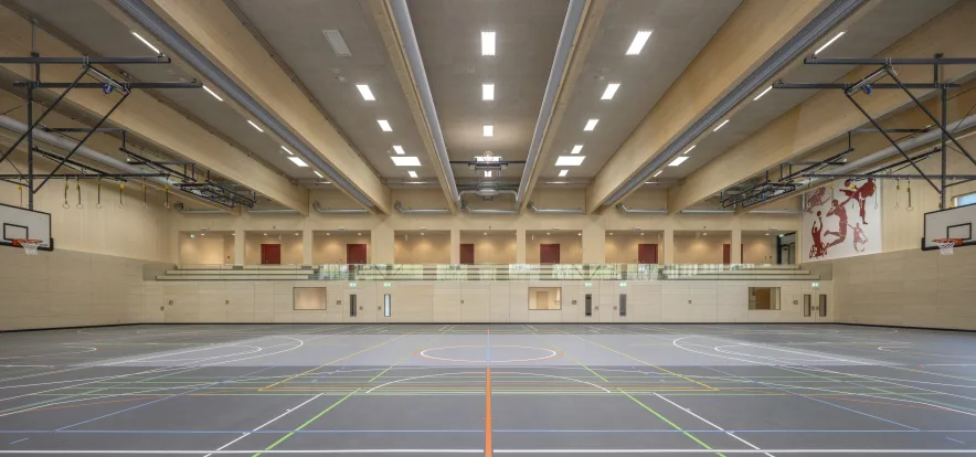 Blick zur Tribüne