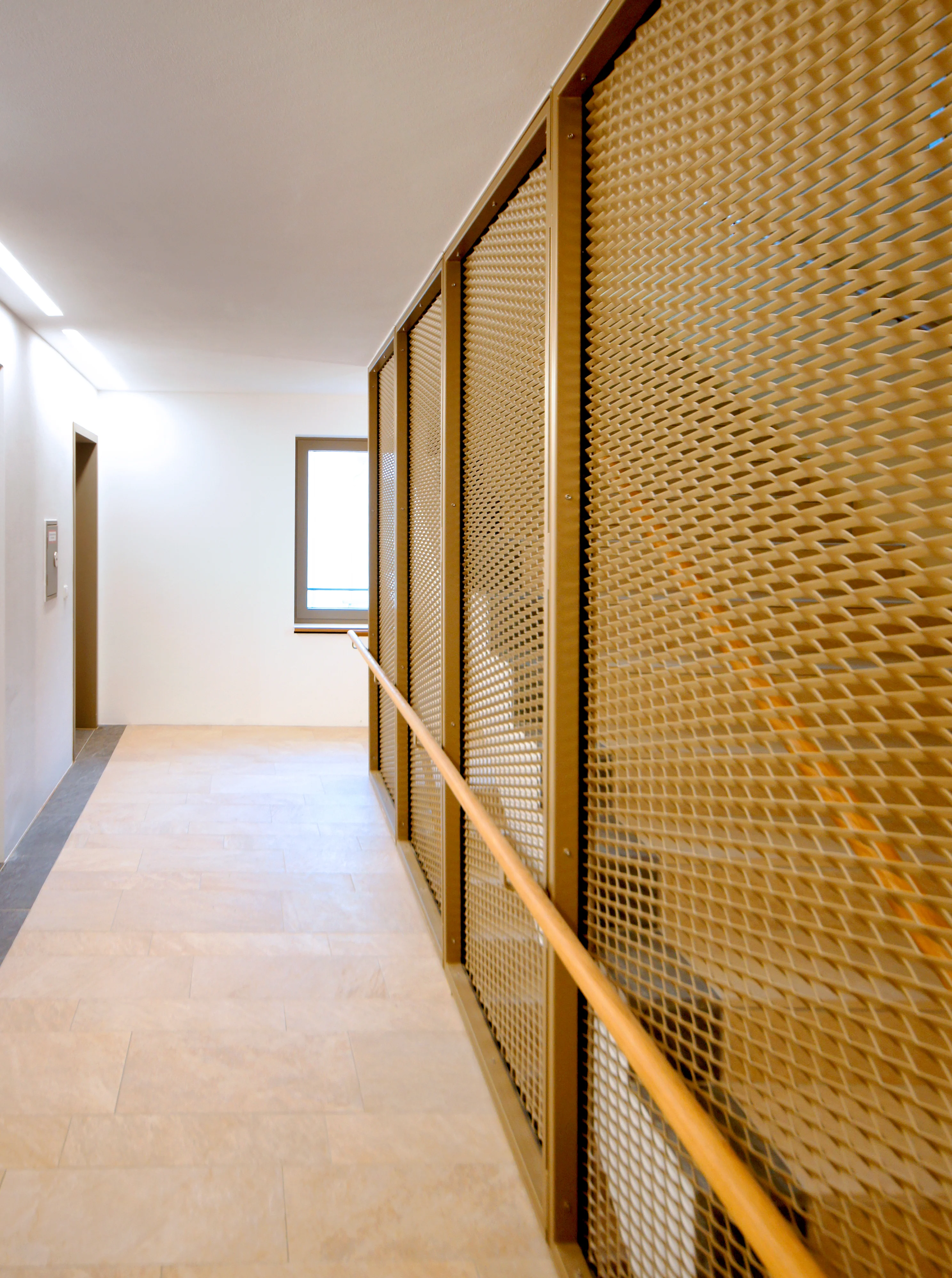 Treppenhaus /Geschäftshaus B