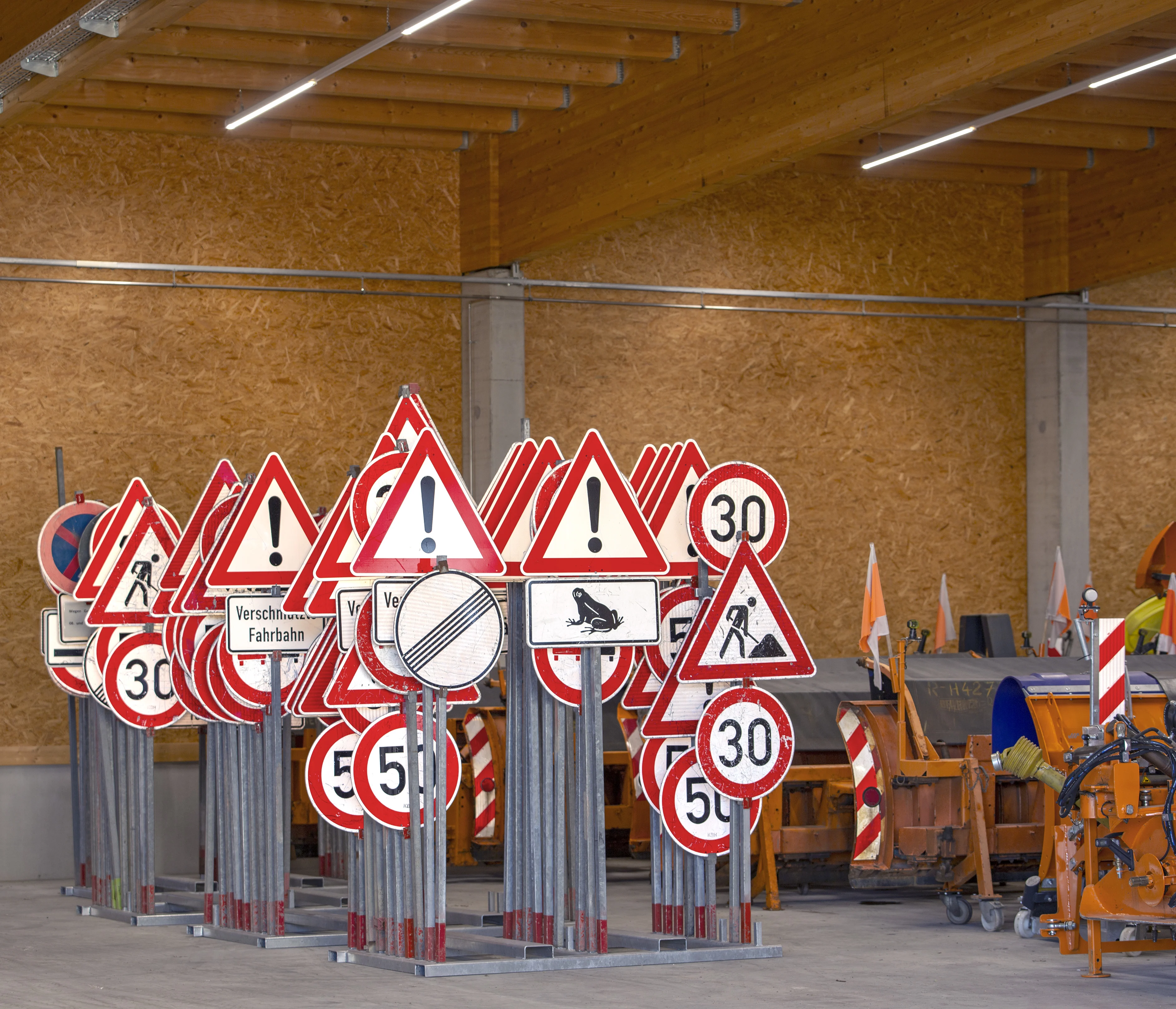 Lagerflächen für Verkehrsschilder