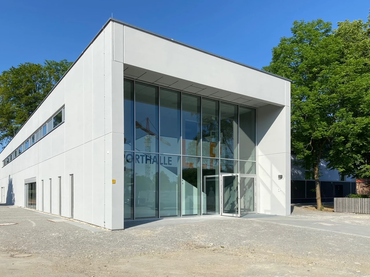 Eingang neue Sporthalle Osterhofen