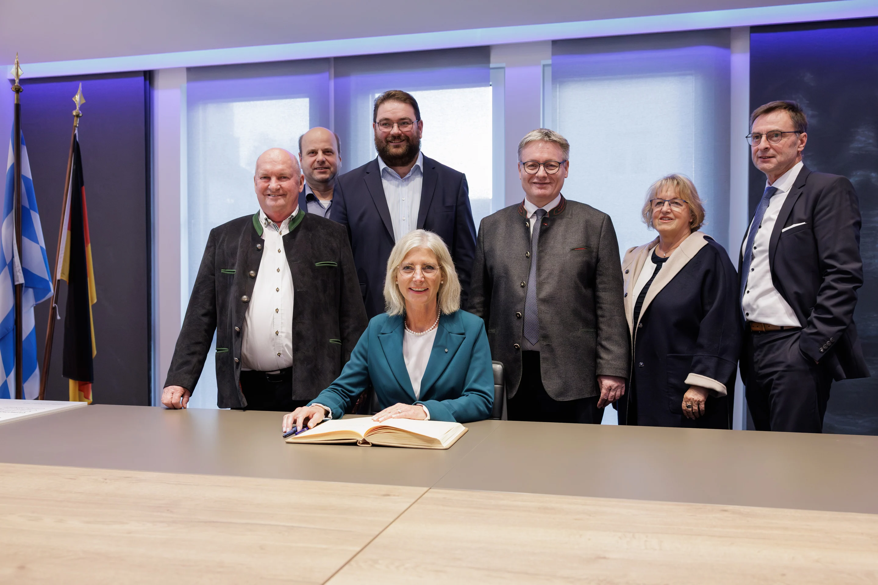 Eintragung ins „Goldene Buch“ der Gemeinde Leiblfing