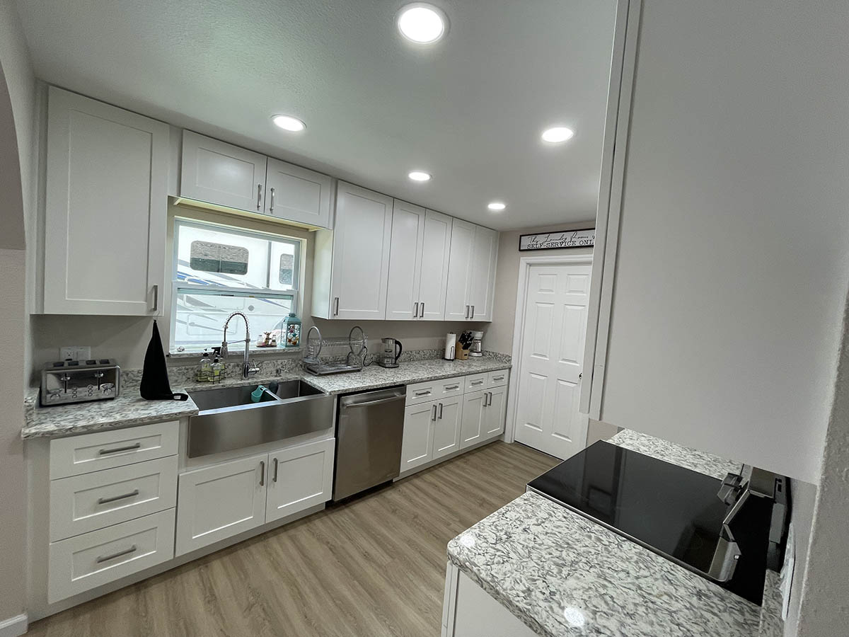 Fully furnished 2 bed 2 bath house in North Port, FL minutes away from the beach.