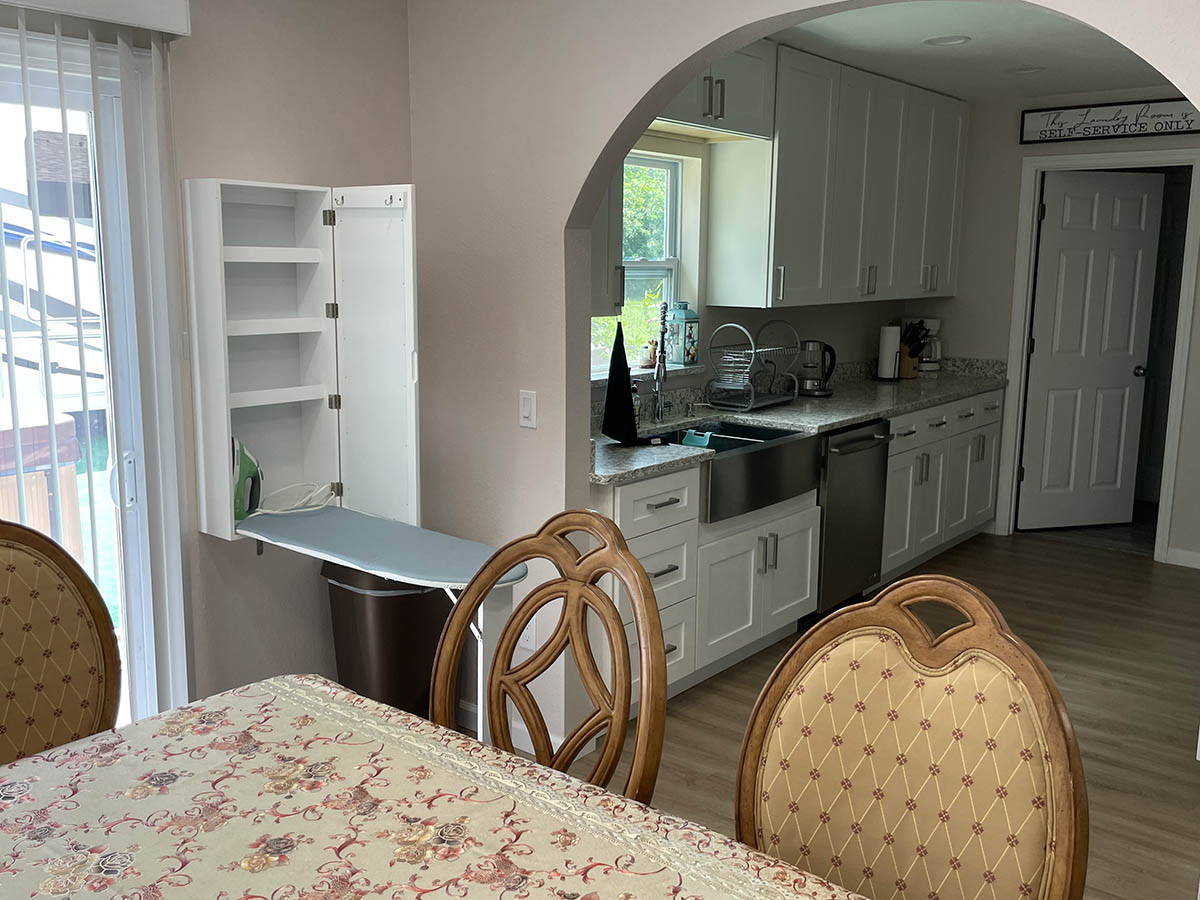 Fully furnished 2 bed 2 bath house in North Port, FL minutes away from the beach.