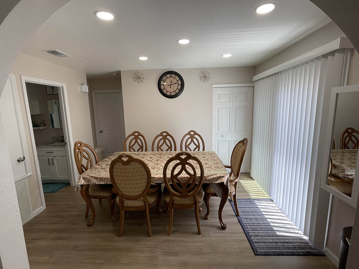 Fully furnished 2 bed 2 bath house in North Port, FL minutes away from the beach.