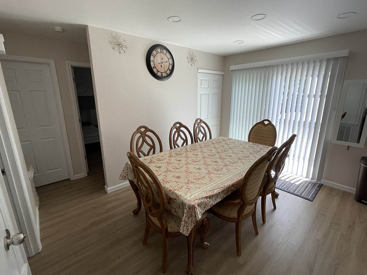 Fully furnished 2 bed 2 bath house in North Port, FL minutes away from the beach.