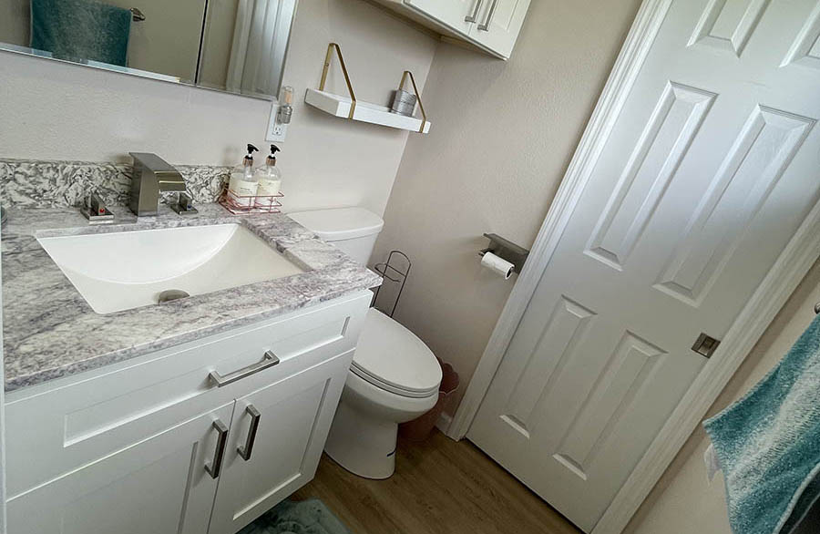 Fully furnished 2 bed 2 bath house in North Port, FL minutes away from the beach.