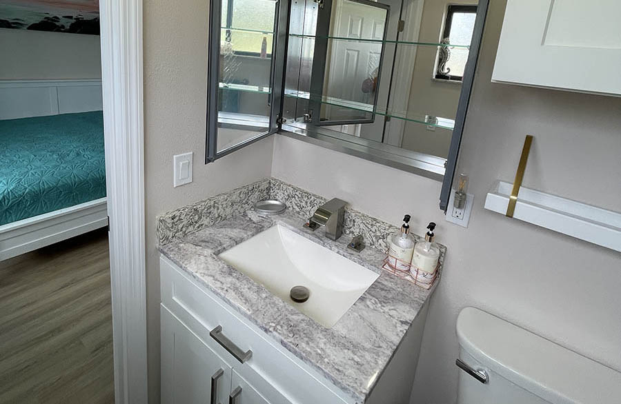 Fully furnished 2 bed 2 bath house in North Port, FL minutes away from the beach.