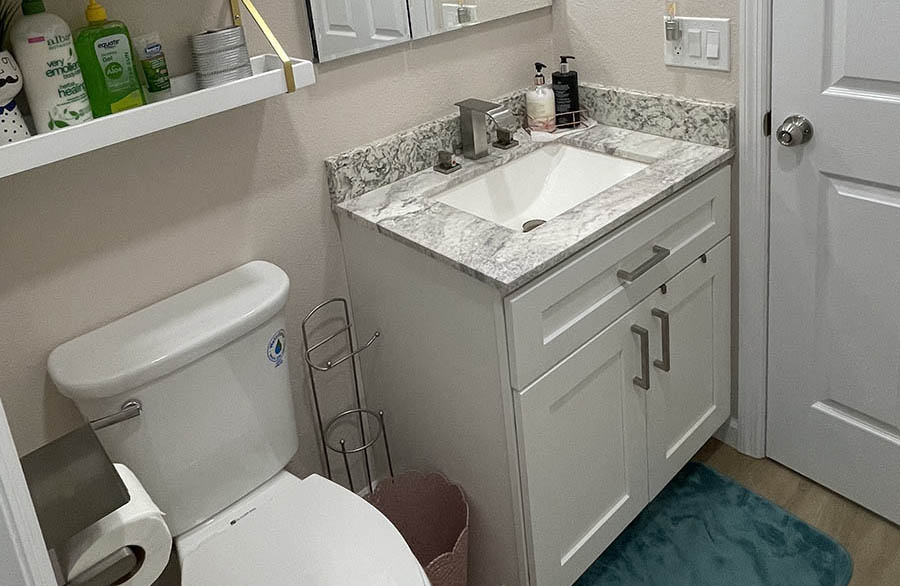 Fully furnished 2 bed 2 bath house in North Port, FL minutes away from the beach.