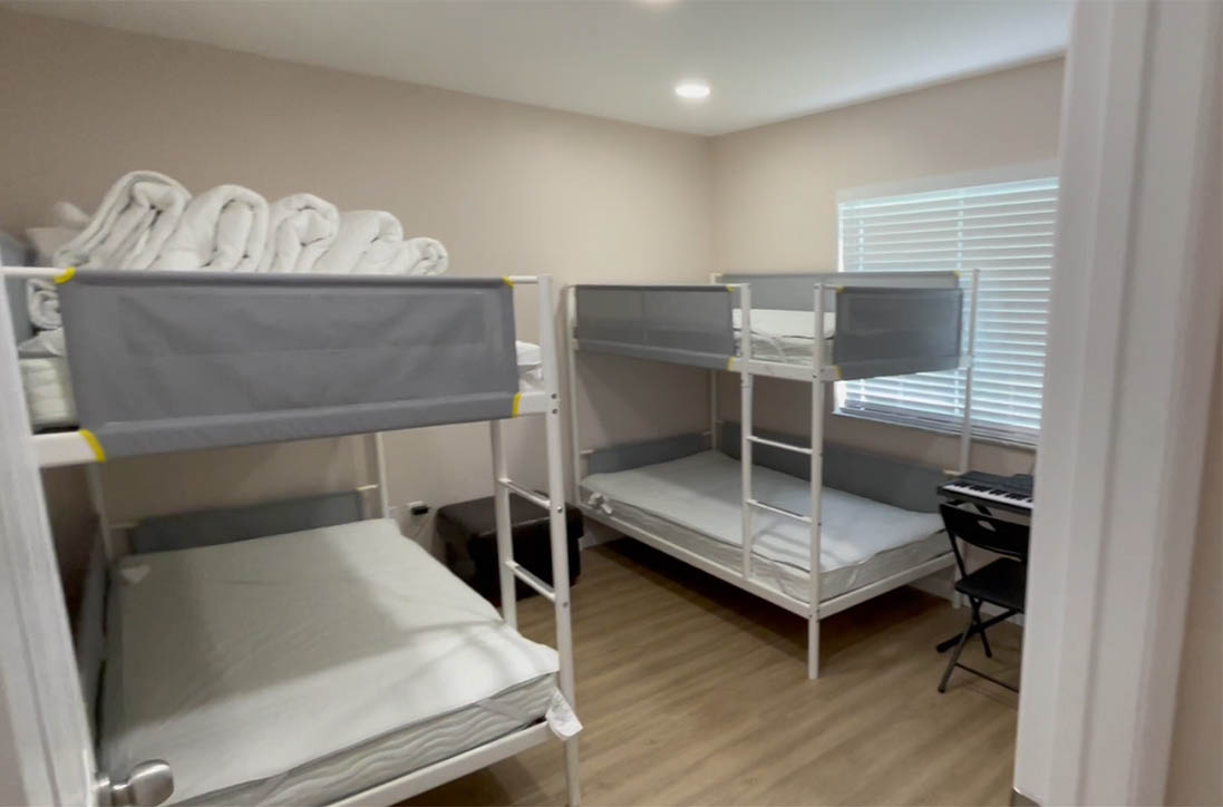 Fully furnished 2 bed 2 bath house in North Port, FL minutes away from the beach.