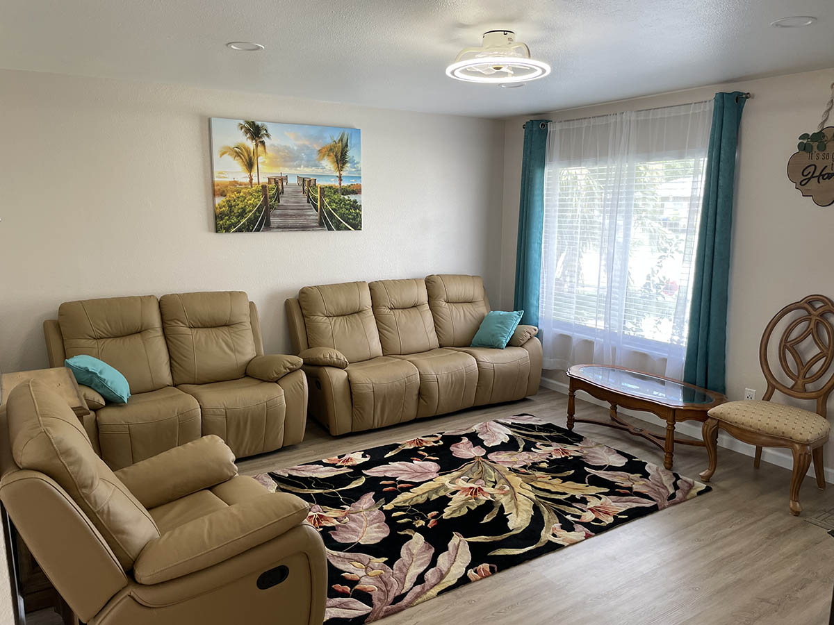 Fully furnished 2 bed 2 bath house in North Port, FL minutes away from the beach.
