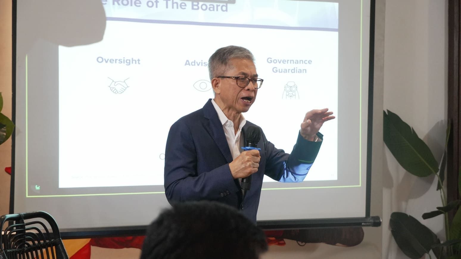pemaparan-materi-oleh-dr-junaedy-ganie-advisor-fidelitas-advisors