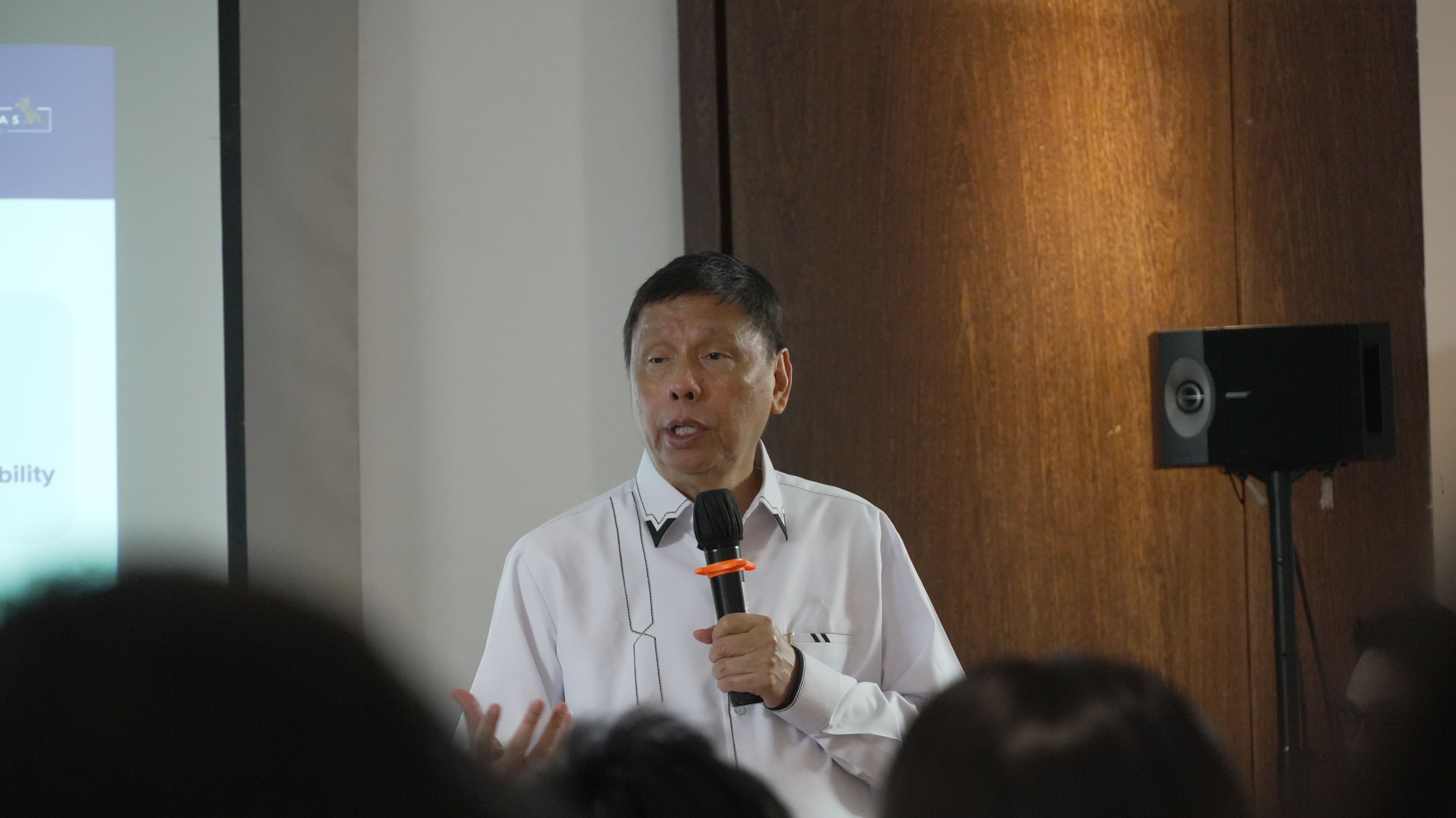 Pemaparan materi mengenai Internal Control for Family Businesses oleh Warry Sumitro, Partner Fidelitas Advisors.