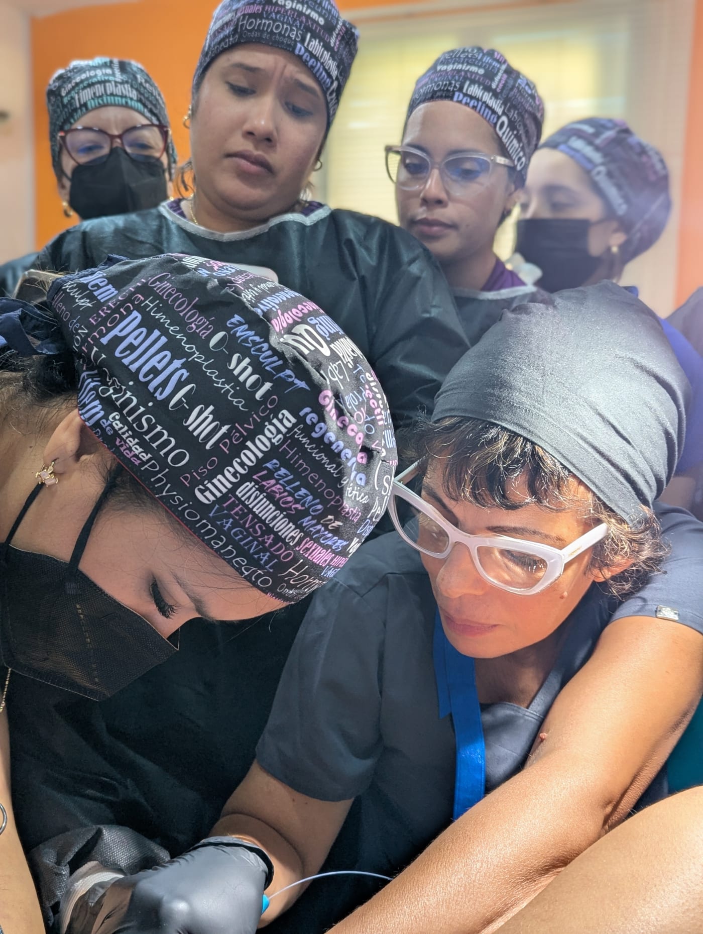 Equipo médico en práctica clínica ICIGIFCA