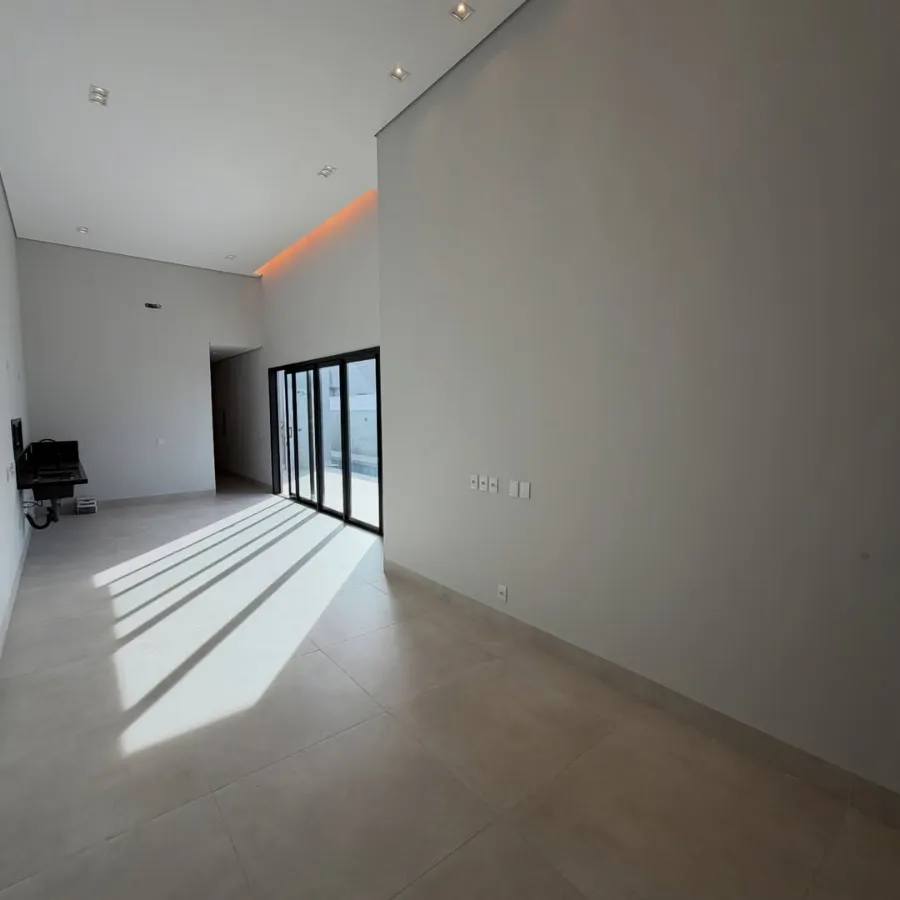 Foto do imóvel 1 - Casa térrea no Condomínio Florais do Parque