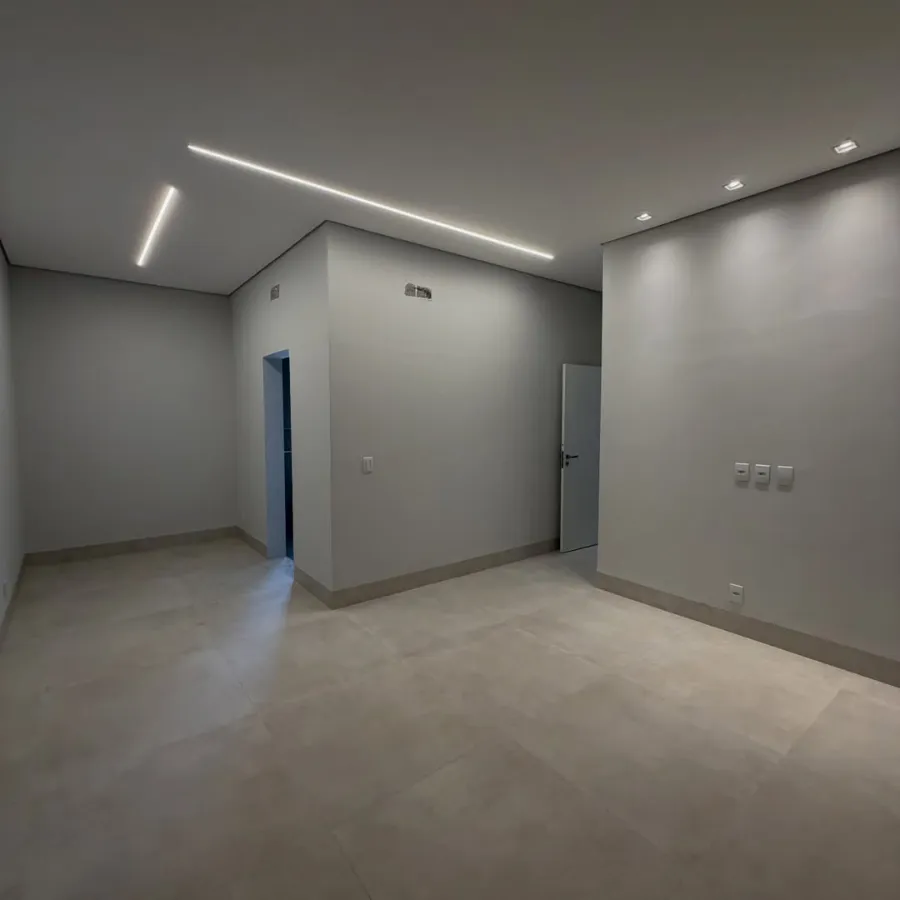 Foto do imóvel 2 - Casa térrea no Condomínio Florais do Parque