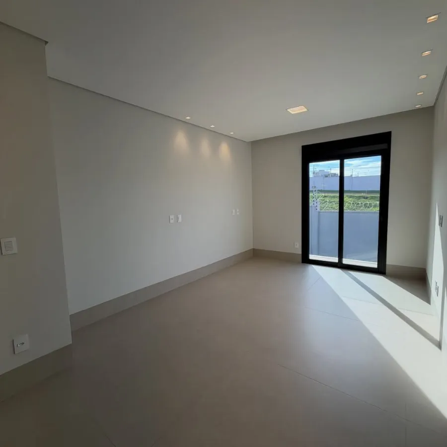 Foto do imóvel 2 - Casa sobrado condomínio 