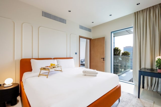 1BR Gem with Stunning Marina Views, Close to Metro — photo 9