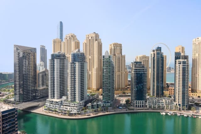 1BR Gem with Stunning Marina Views, Close to Metro — photo 3