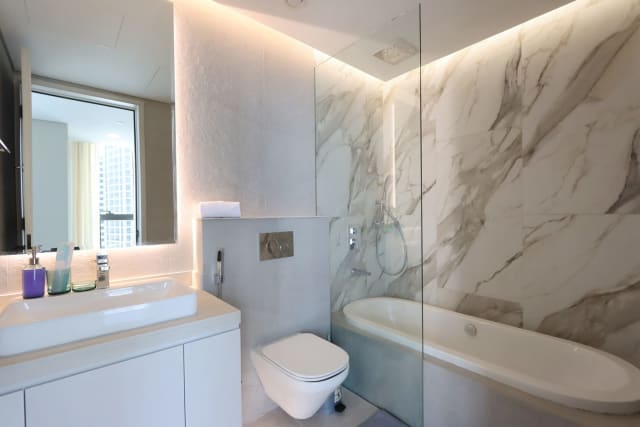 Studio in Dubai Marina with Scenic Views — photo 7