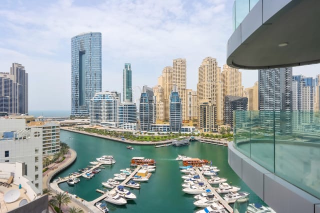 Studio in Dubai Marina with Scenic Views — photo 4