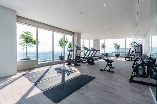 Studio in Dubai Marina with Scenic Views — photo 5