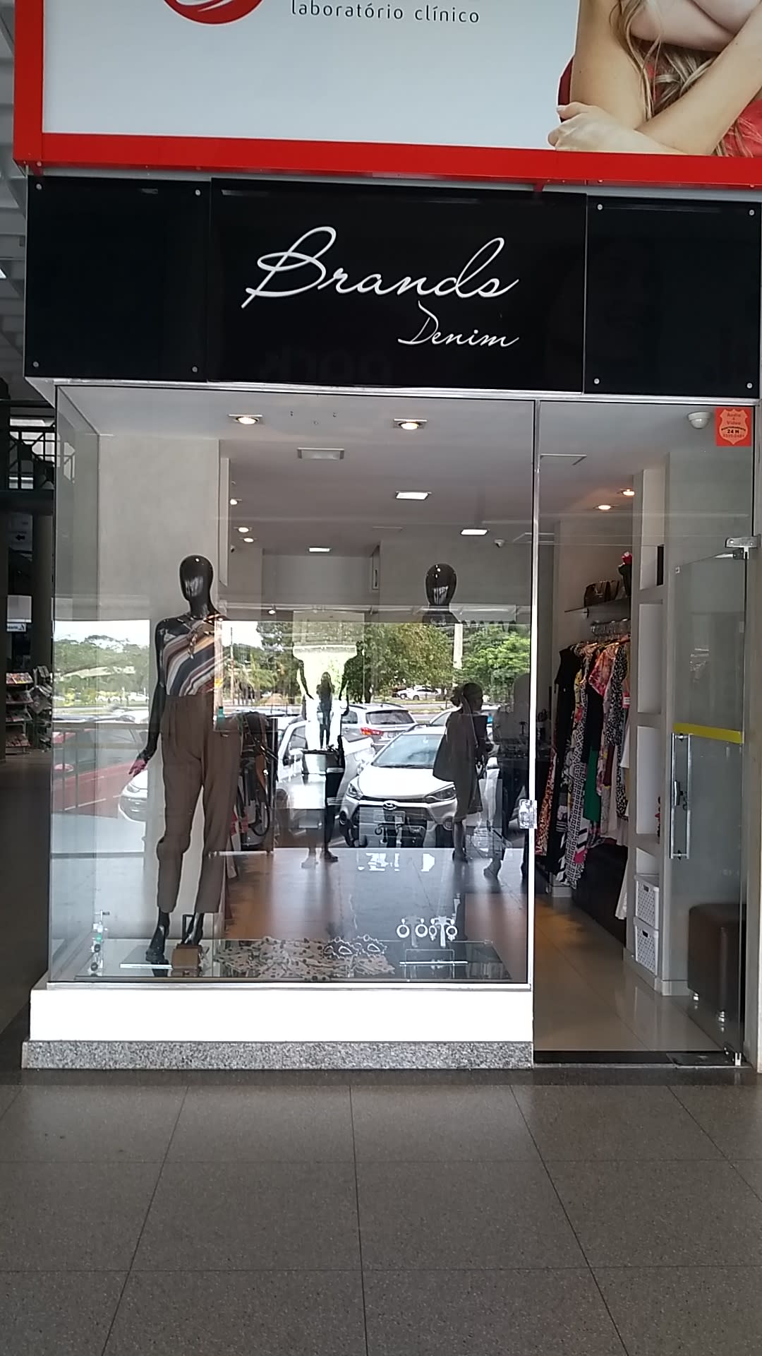 Loja Brands Denim