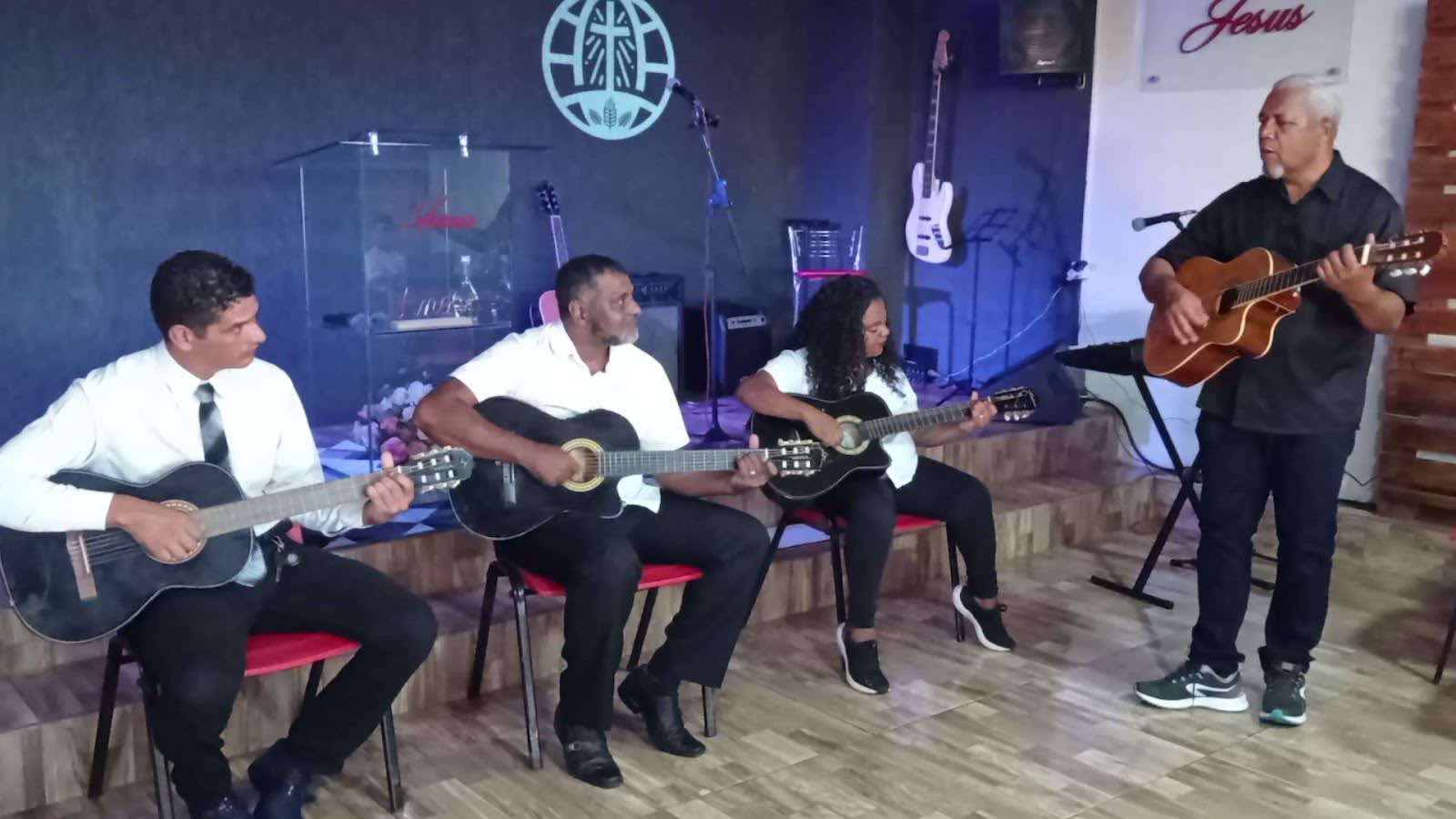 Prof.Abimael Aula de Música/Violão/Ukulele/Sax/Flauta/Trompete — foto 3