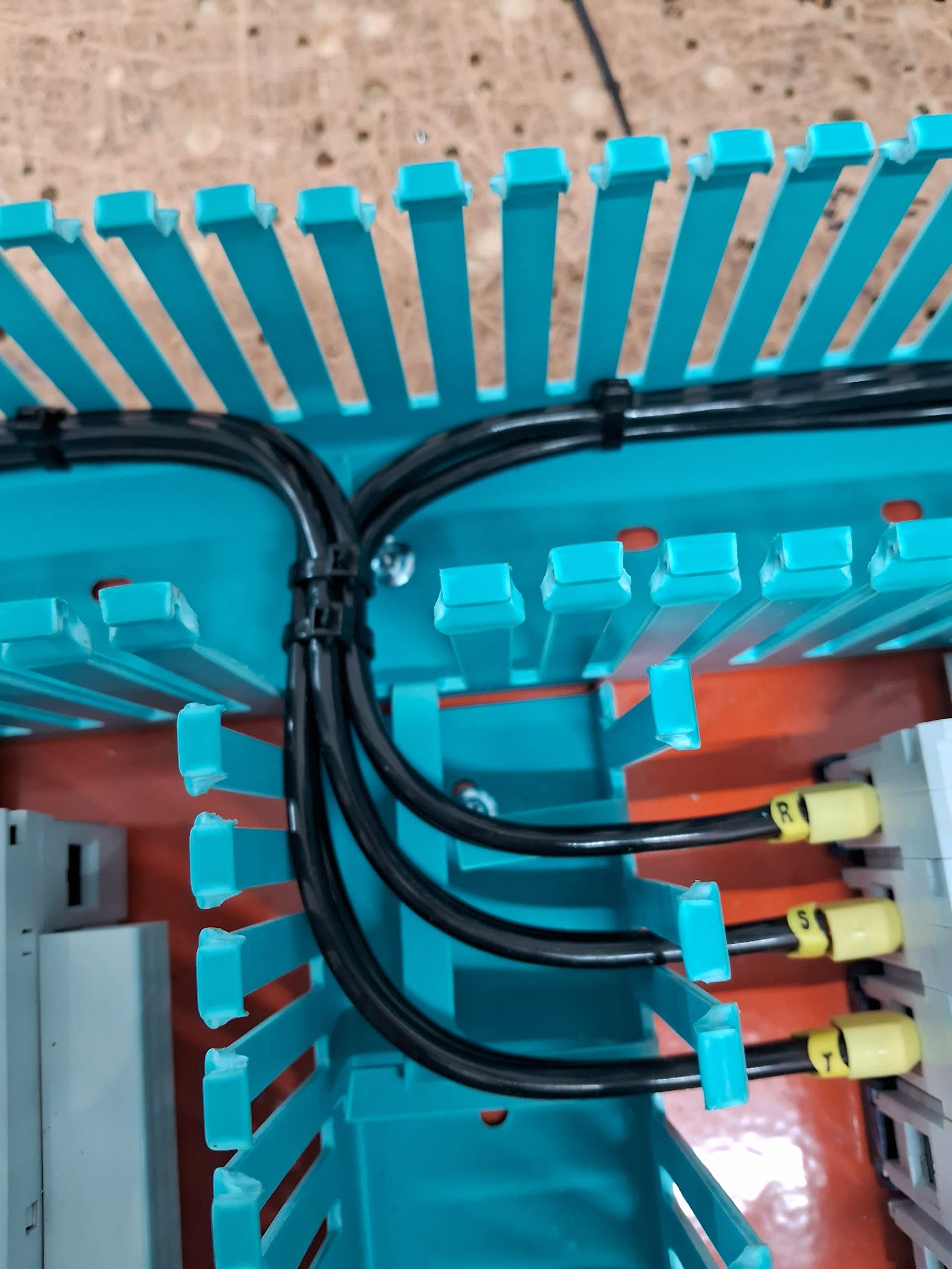 Eletricista Hudson — foto 3