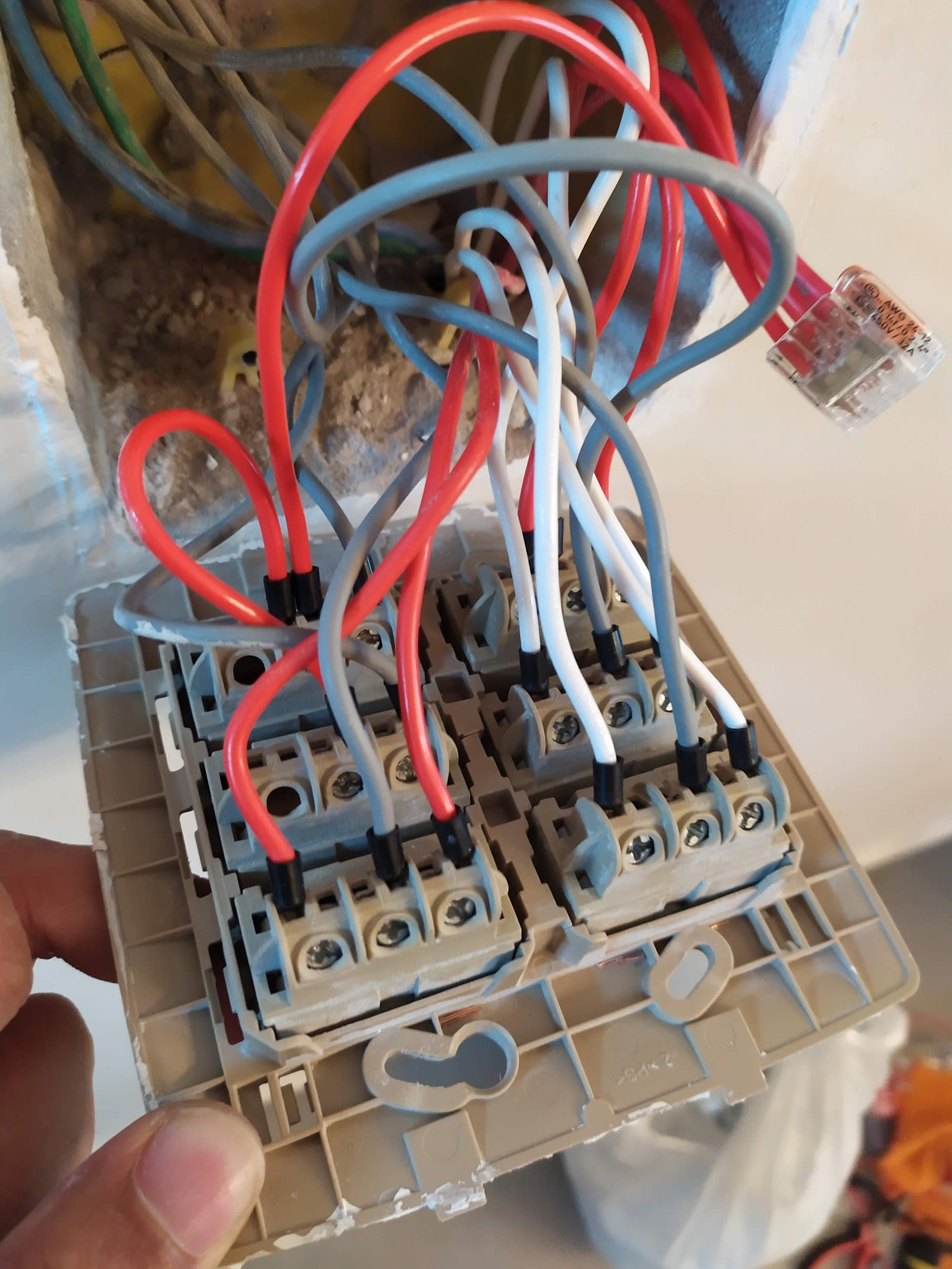 Eletricista no DF, Eletricista asa sul, eletricista na asa norte, eletricista no jard botânico lago sul, itapoã Sobradinho. — foto 3