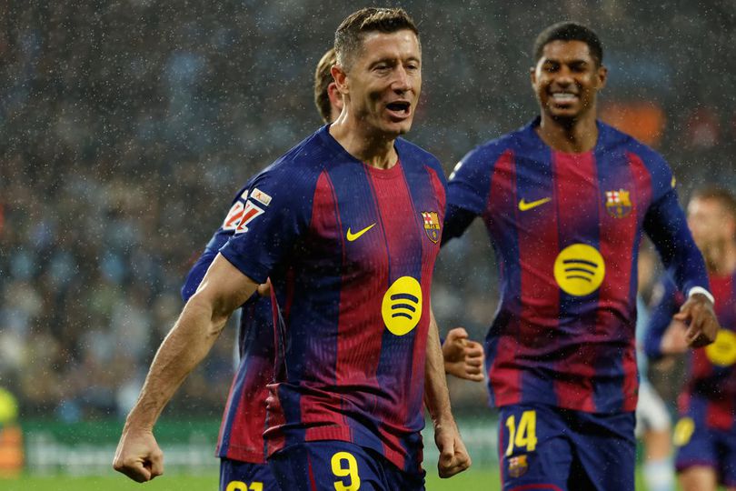 Ekspresi Robert Lewandowski setelah mencetak gol